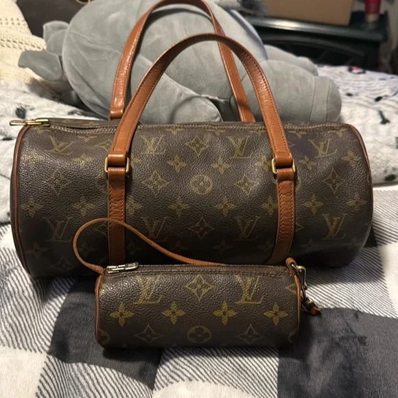 Authentic Louis Vuitton monogram Papillion 30 with pouch - Picture 1 of 16